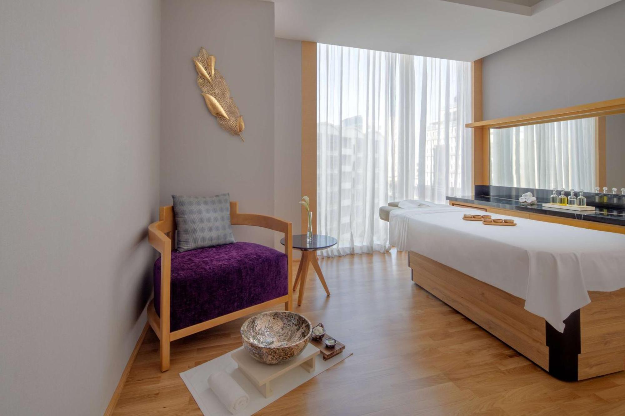 Hyatt Regency Riyadh Olaya Exteriér fotografie A treatment room at the spa